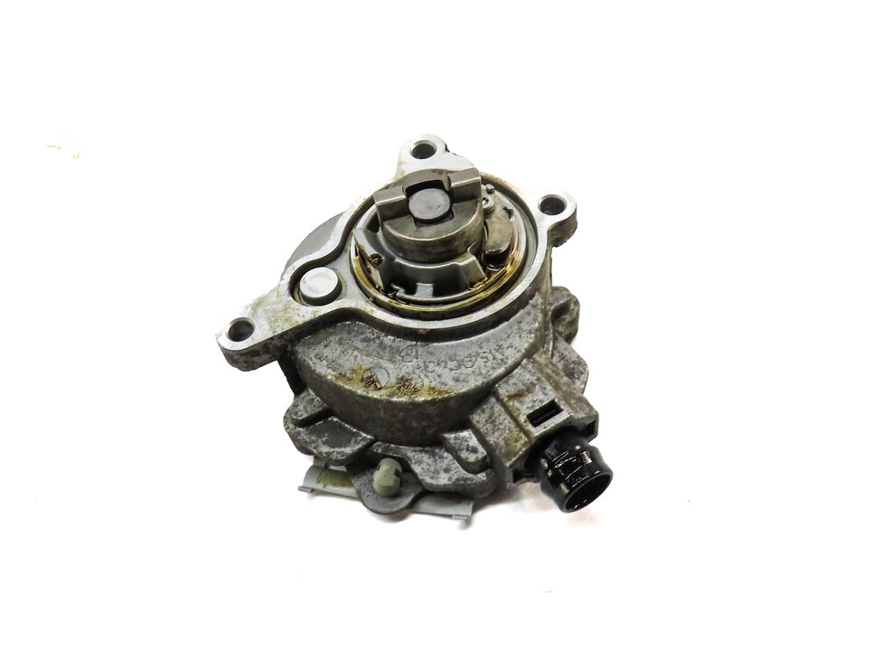 Thumbnail 1: 12-17 JAGUAR XE XF / RANGE ROVER EVOQUE DISCOVERY LR2 - 2.0L BRAKE VACUUM PUMP