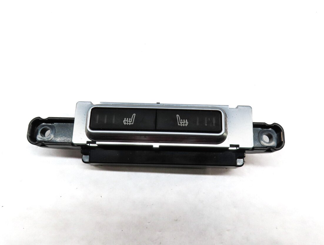 Thumbnail 2: 2015 LAND RANGE ROVER EVOQUE (L538) REAR SEAT HEATER SWITCH BUTTON PANEL