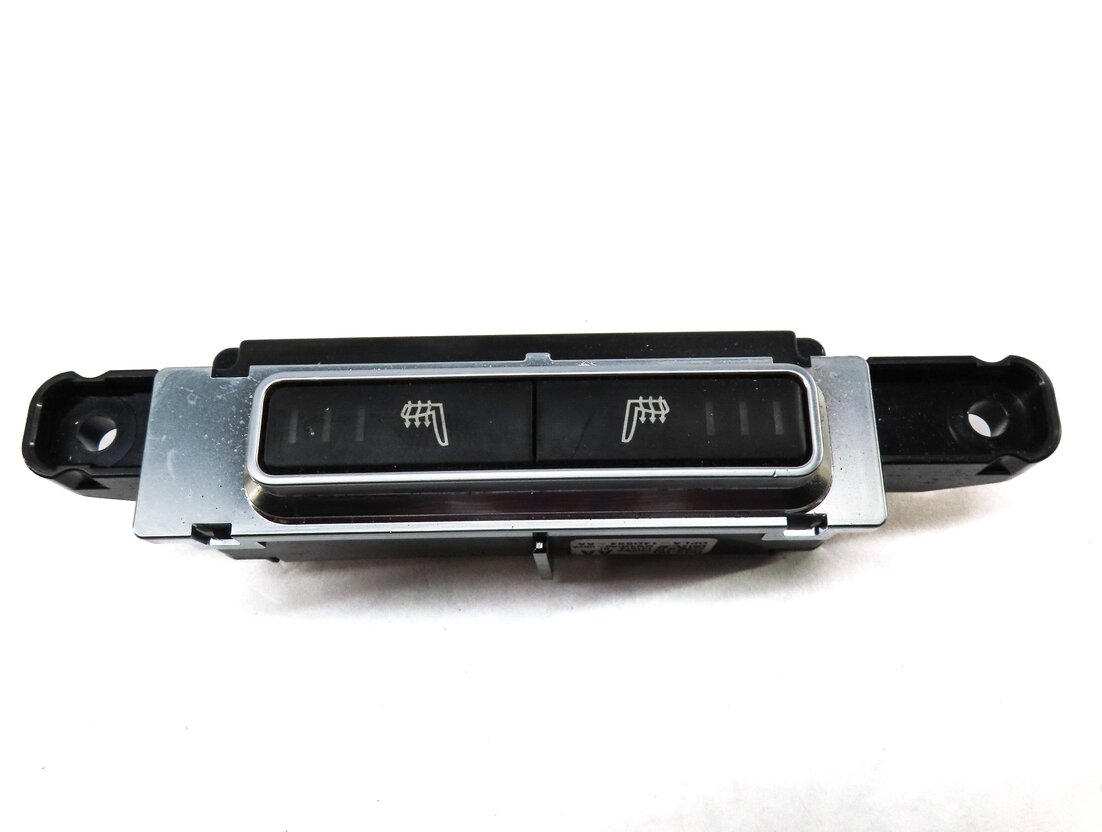 Thumbnail 3: 2015 LAND RANGE ROVER EVOQUE (L538) REAR SEAT HEATER SWITCH BUTTON PANEL