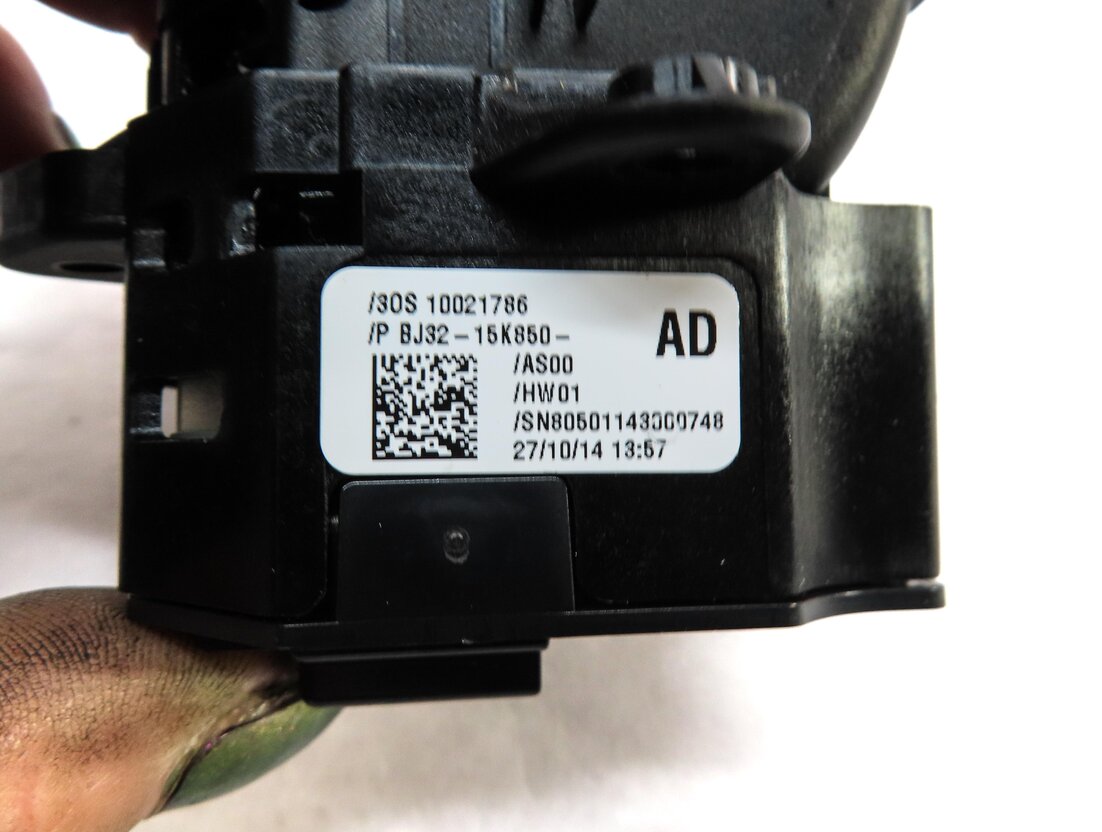 Thumbnail 6: 2015 LAND RANGE ROVER EVOQUE (L538) EMERGENCY PARKING BRAKE SWITCH