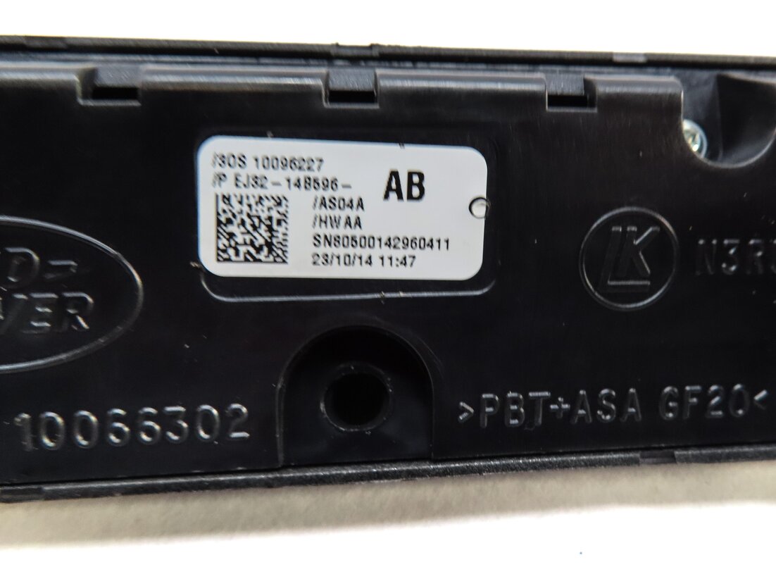 Thumbnail 6: 2015 LAND RANGE ROVER EVOQUE (L538) SUSPENSION RIDE HEIGHT SWITCH BUTTON PANEL