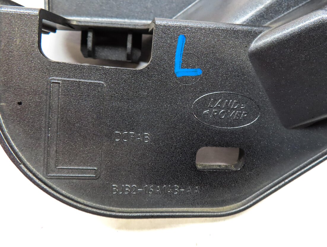 Thumbnail 5: 2015 LAND RANGE ROVER EVOQUE (L538) FRONT LEFT DRIVER FENDER MOUNT BRACKET GUIDE