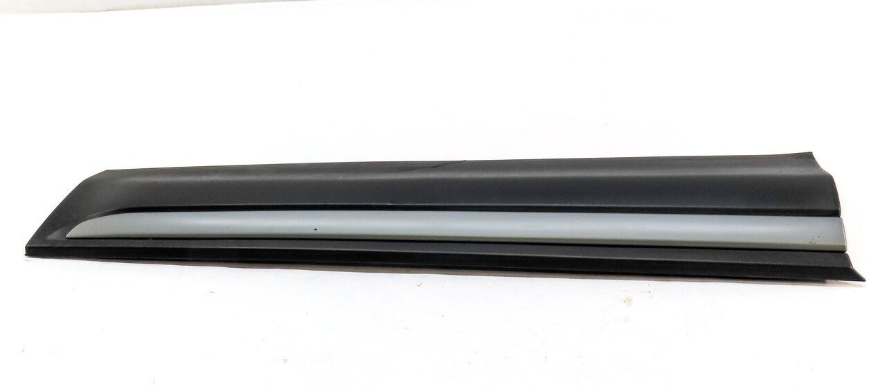 Thumbnail 2: 2015 LAND RANGE ROVER EVOQUE L538 FRONT RIGHT PASSENGER LOWER DOOR TRIM MOULDING
