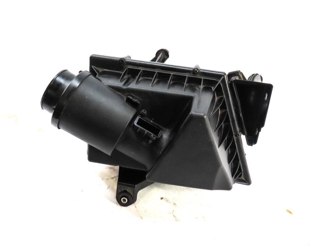 Thumbnail 1: 2015-2017 RANGE ROVER EVOQUE DISCOVERY SPORT (L538 L550) AIR FILTER BOX HOUSING
