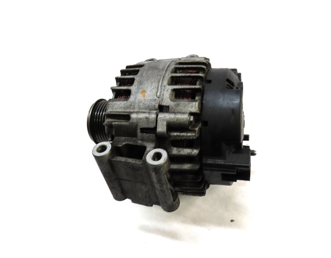 Thumbnail 3: 2015-2018 AUDI Q3 (8U) 2.0L ENGINE 140 AMP ALTERNATOR POWER GENERATOR (VALEO)