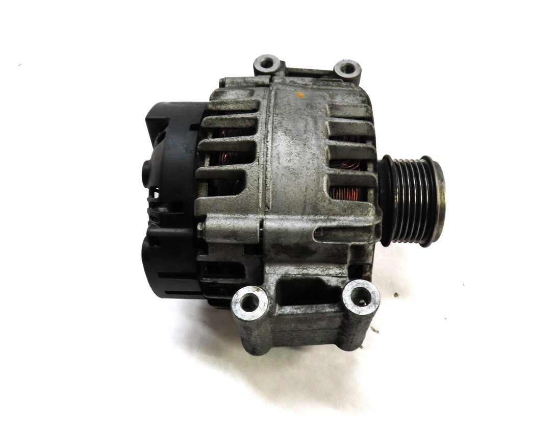 Thumbnail 5: 2015-2018 AUDI Q3 (8U) 2.0L ENGINE 140 AMP ALTERNATOR POWER GENERATOR (VALEO)