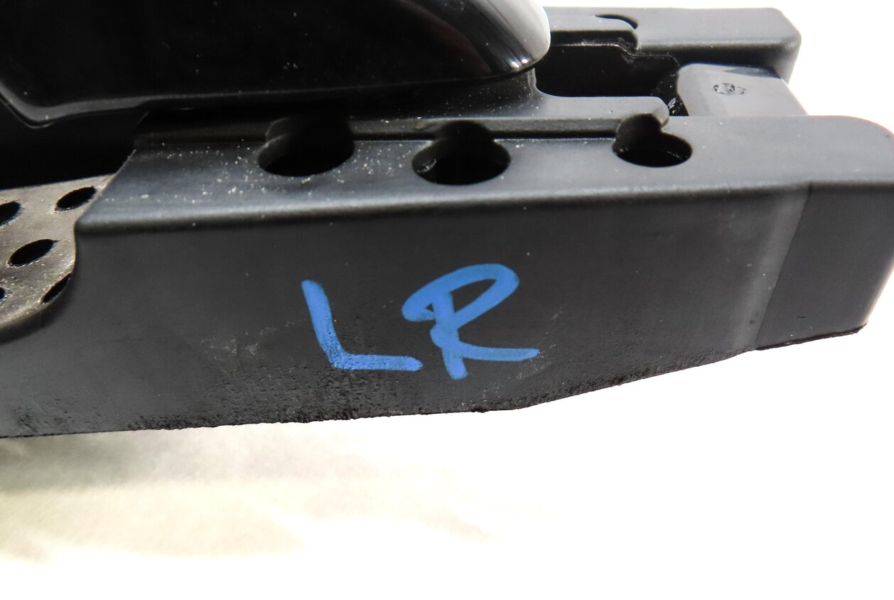 Thumbnail 5: 2015-2018 AUDI Q3 (8U) LEFT REAR EXTERIOR DOOR HANDLE (BRILLIANT BLACK A2)