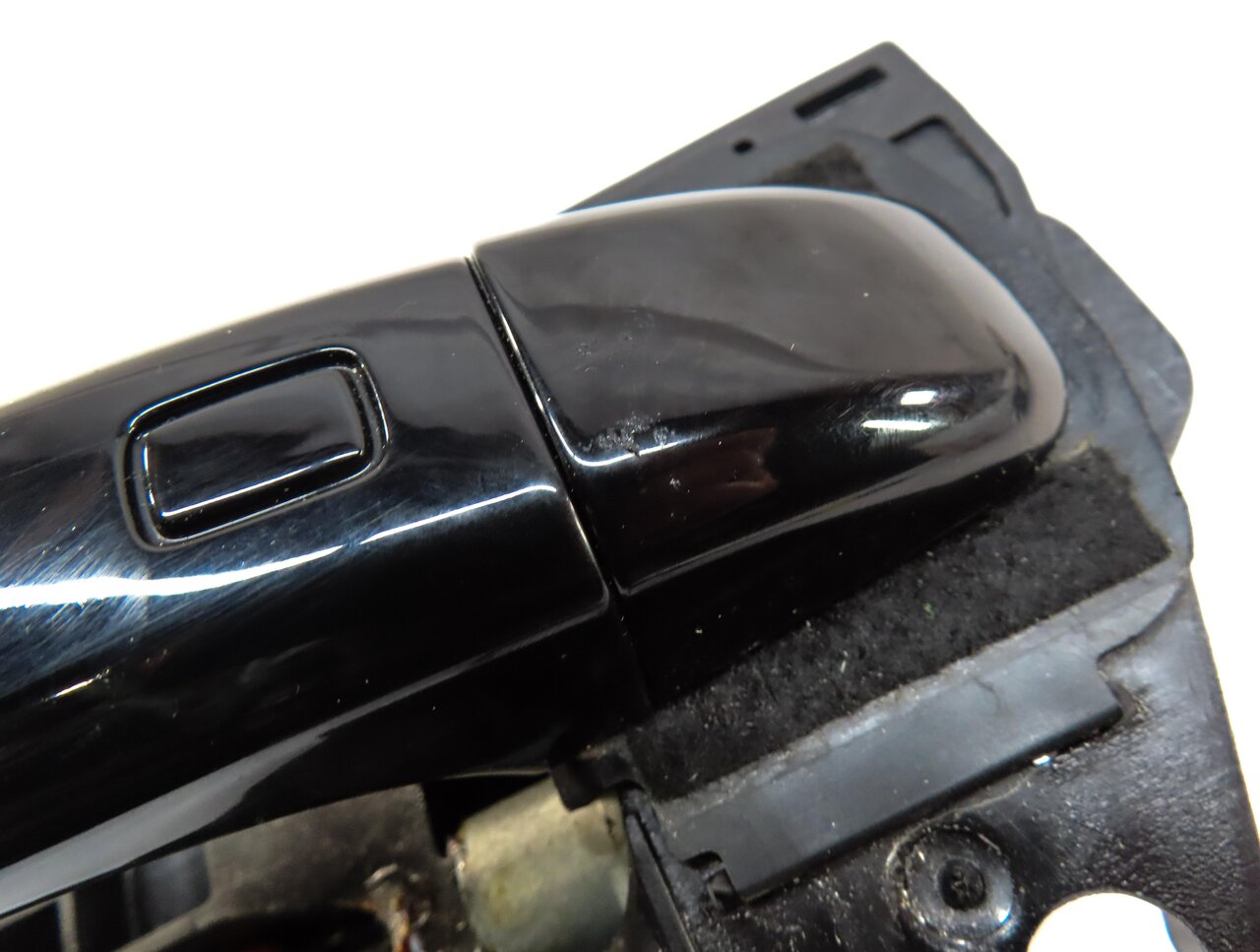 Thumbnail 6: 2015-2018 AUDI Q3 (8U) LEFT REAR EXTERIOR DOOR HANDLE (BRILLIANT BLACK A2)