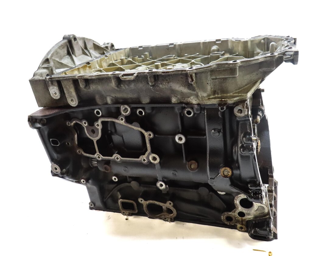 Thumbnail 6: 2014-2018 AUDI Q3 (8U) VW CC EOS TIGUAN 2.0L TURBO ENGINE CYLINDER BLOCK BARE