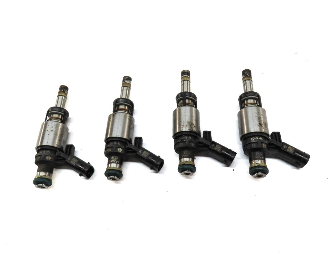 Thumbnail 2: 08-17 AUDI A3 A4 A5 A6 Q5 TT (8P B8 8K 8T 8R MK2 C7) 2.0L FSI FUEL INJECTOR SET