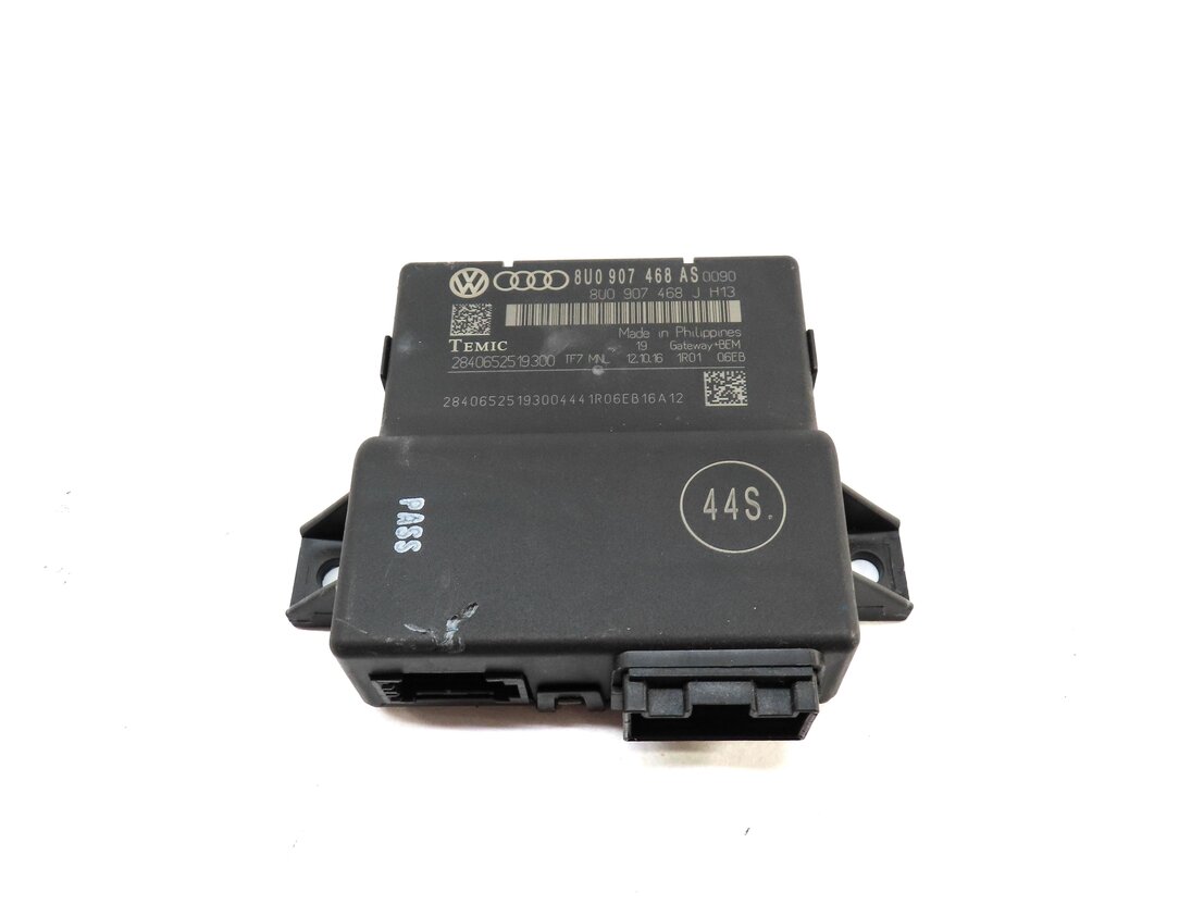 Thumbnail 2: 2015-2018 AUDI Q3 (8U) GATEWAY INTERFACE CONTROL MODULE