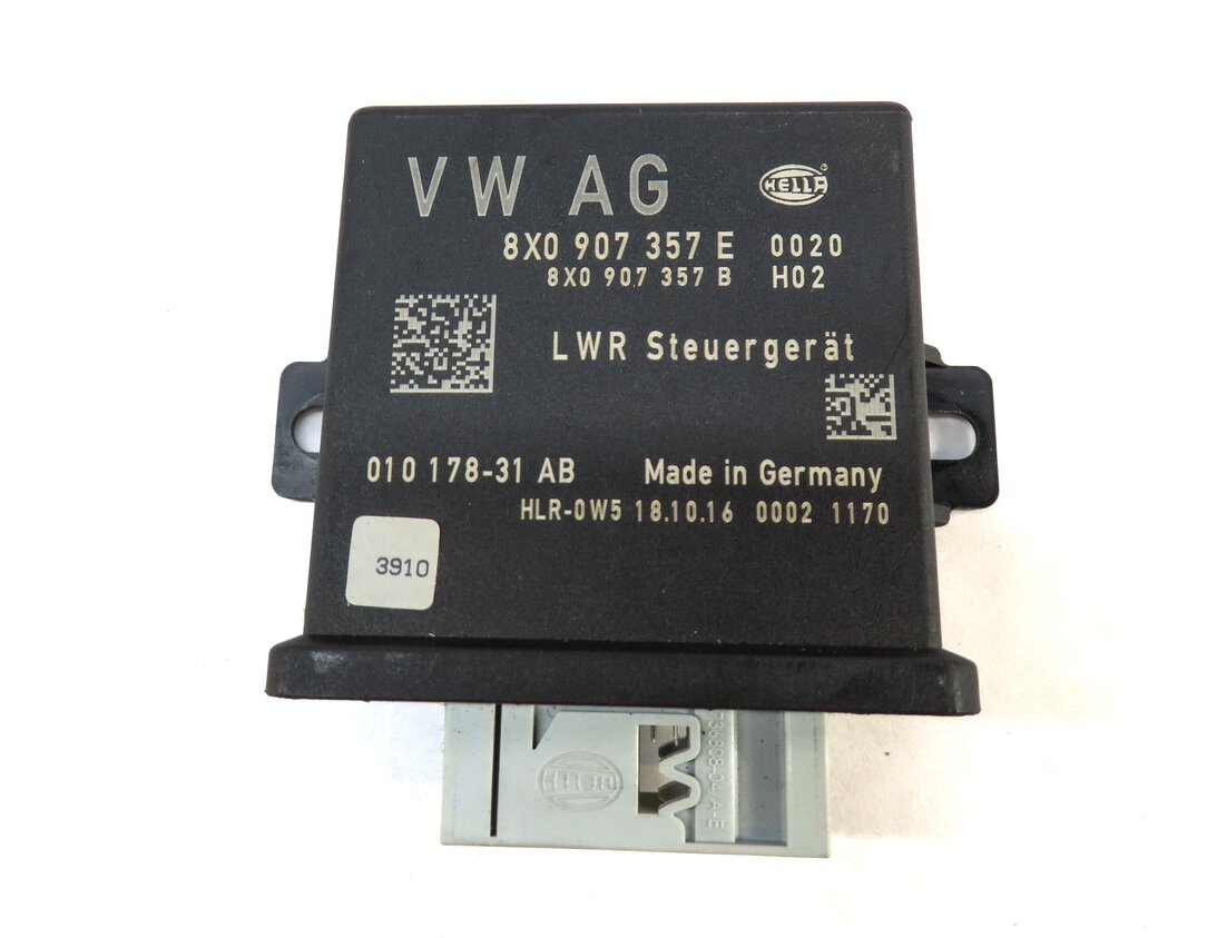 Thumbnail 3: 2017 AUDI Q3 (8U) HEADLIGHT HEAD LIGHT RANGE CONTROL MODULE