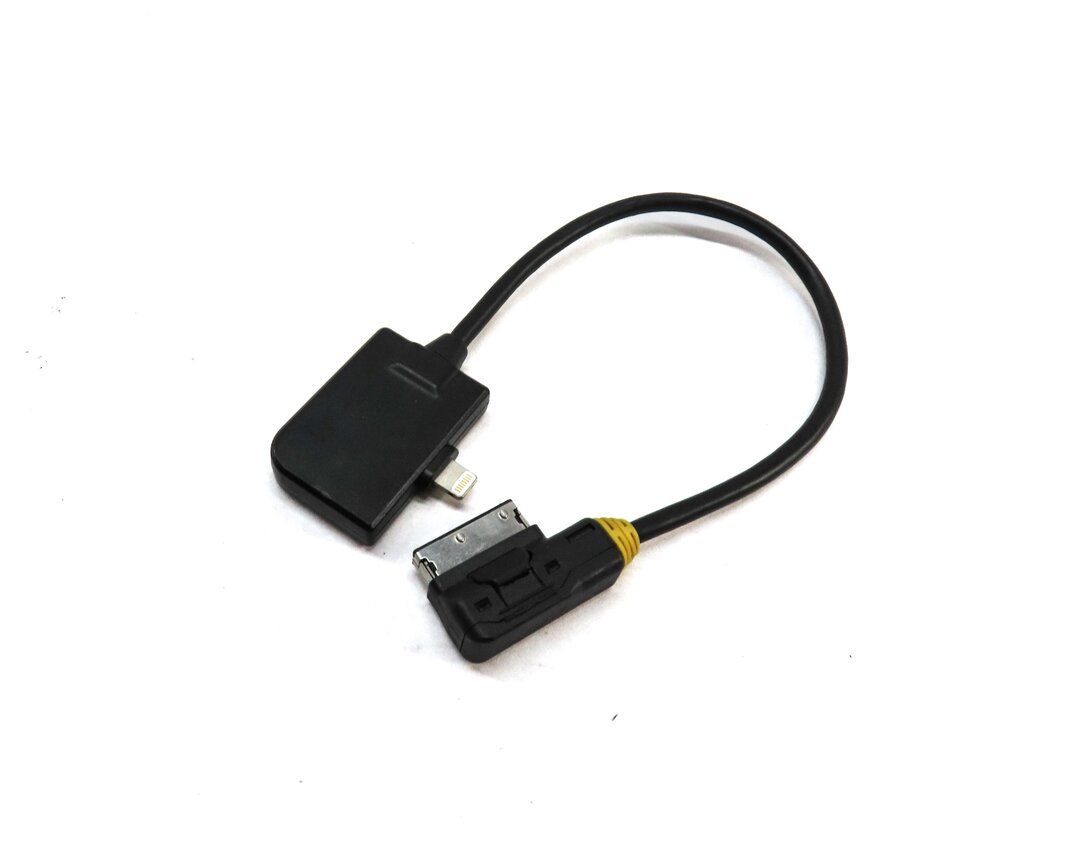 Thumbnail 1: 2017 AUDI Q3 (8U) RADIO STEREO AUXILIARY MEDIA i-PHONE INTERFACE CHARGING CABLE