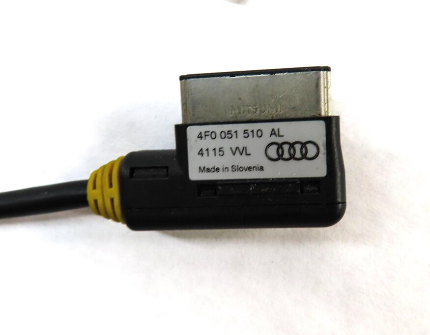 Thumbnail 4: 2017 AUDI Q3 (8U) RADIO STEREO AUXILIARY MEDIA i-PHONE INTERFACE CHARGING CABLE