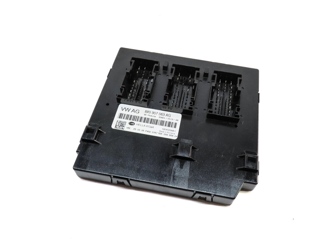 Thumbnail 1: 2017 AUDI Q3 (8U) ONBOARD POWER SUPPLY BODY CONTROL MODULE BCM