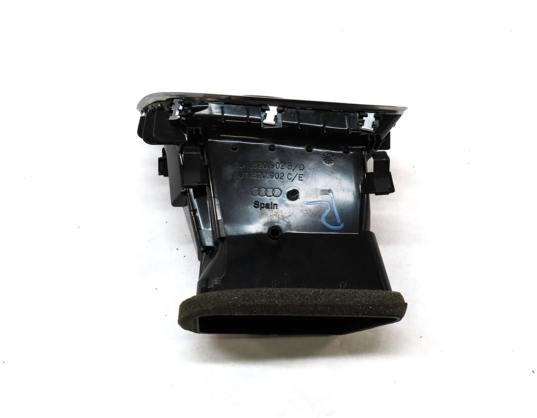 Thumbnail 3: 2017 AUDI Q3 (8U) FRONT RIGHT PASSENGER DASH HEATER A/C AIR VENT