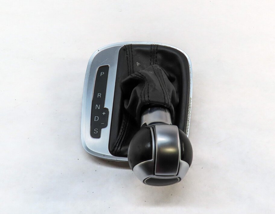 Thumbnail 2: 2017 AUDI Q3 (8U) TRANSMISSION GEAR SHIFTER SHIFT HANDLE KNOB w/ BOOT