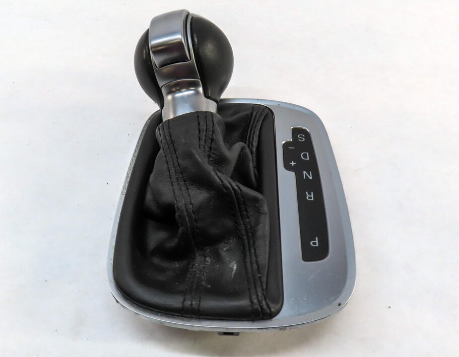 Thumbnail 3: 2017 AUDI Q3 (8U) TRANSMISSION GEAR SHIFTER SHIFT HANDLE KNOB w/ BOOT