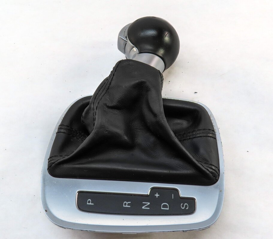 Thumbnail 4: 2017 AUDI Q3 (8U) TRANSMISSION GEAR SHIFTER SHIFT HANDLE KNOB w/ BOOT