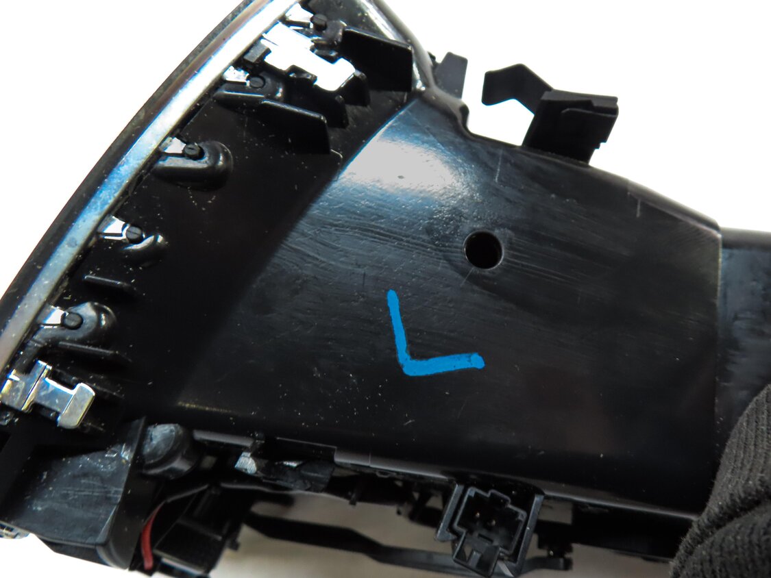 Thumbnail 5: 2017 AUDI Q3 (8U) FRONT LEFT DRIVER DASH HEATER A/C AIR VENT