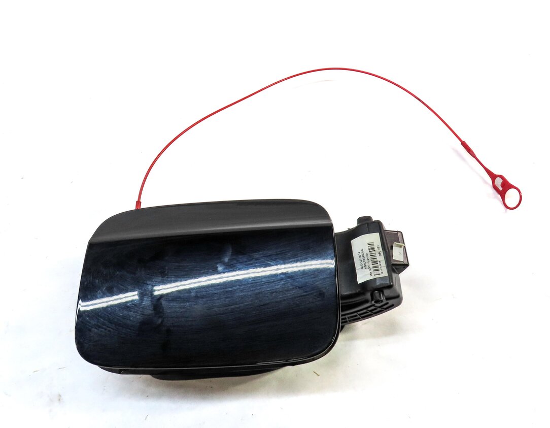 Thumbnail 2: 2015-2018 AUDI Q3 (8U) FUEL TANK DOOR COVER TRIM w/ HOUSING (BRILLIANT BLACK A2)