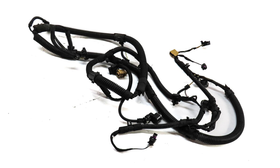 Thumbnail 2: 2017 AUDI Q3 (8U) REAR PDC PARK DISTANCE SENSOR SET w/ HARNESS (BRILLIANT BLACK)