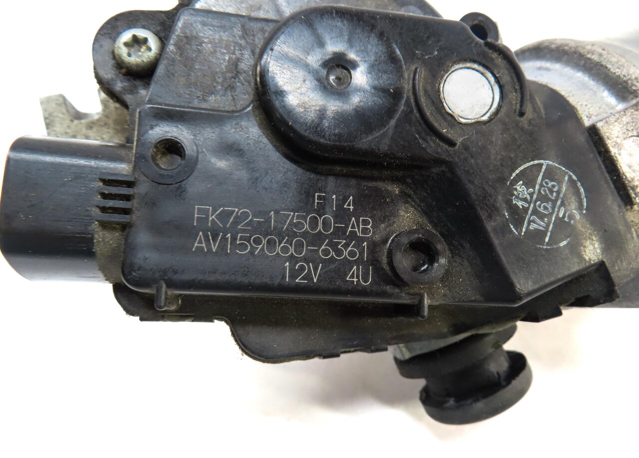 Thumbnail 5: 2015-2019 LAND ROVER DISCOVERY SPORT (L550) FRONT WINDSHIELD WIPER MOTOR