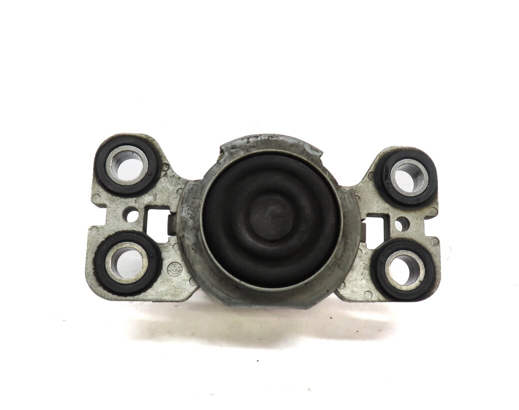 Thumbnail 2: 2017 LAND ROVER DISCOVERY SPORT (L550) 2.0L AWD REAR TRANSMISSION MOUNT BRACKET