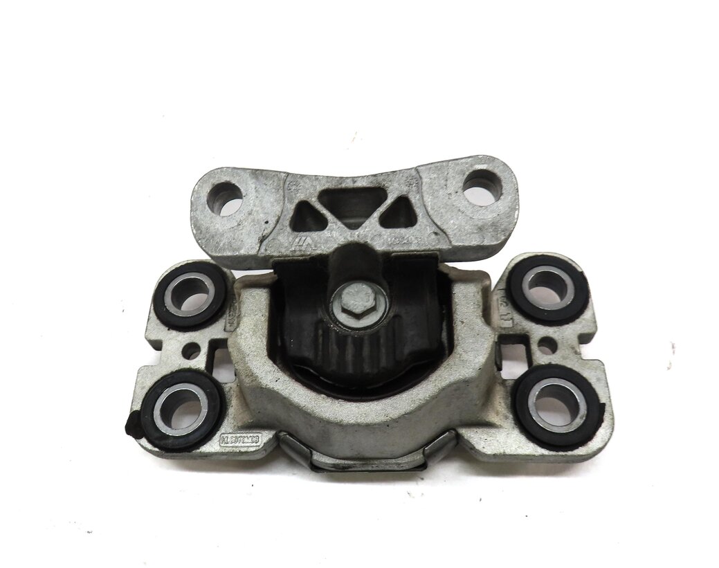 Thumbnail 4: 2017 LAND ROVER DISCOVERY SPORT (L550) 2.0L AWD REAR TRANSMISSION MOUNT BRACKET
