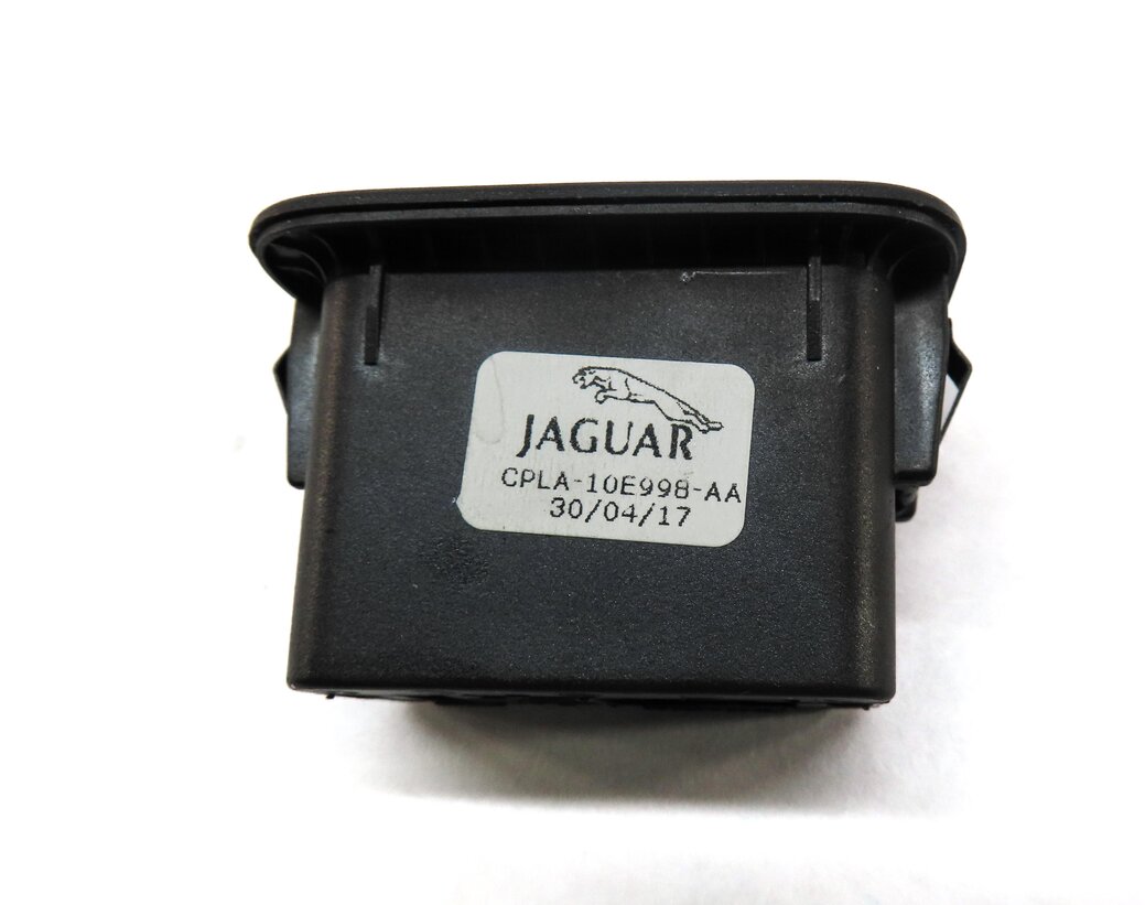 Thumbnail 4: 2017 LAND ROVER DISCOVERY SPORT L550 TRUNK LID CLOSE CONTROL SWITCH PUSH BUTTON