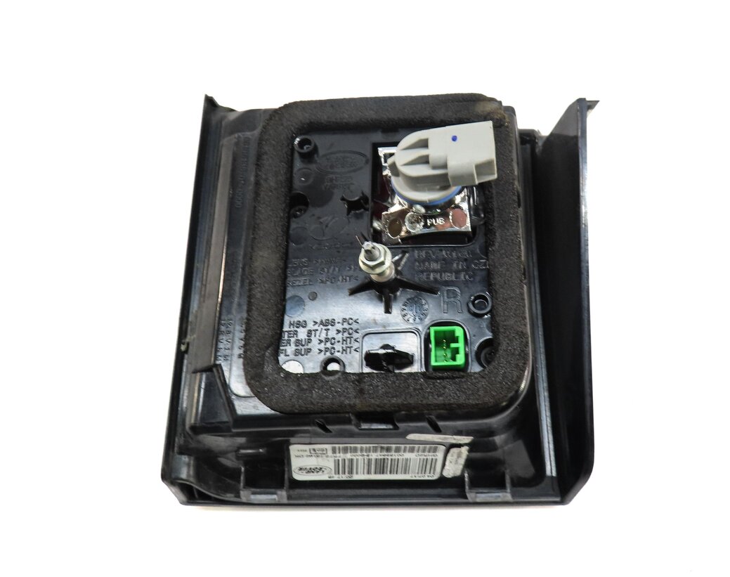 Thumbnail 4: 2015-2019 LAND ROVER DISCOVERY SPORT (L550) LEFT REAR INNER TAILLIGHT LIGHT LAMP