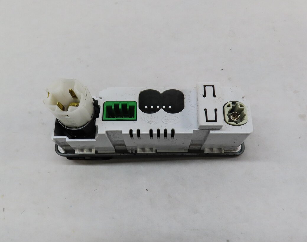 Thumbnail 4: 17 LAND ROVER DISCOVERY SPORT (L550) CENTER CONSOLE AUX USB AUXILIARY JACK INPUT