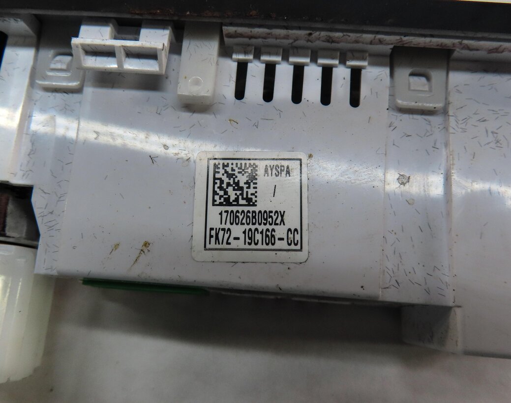 Thumbnail 5: 17 LAND ROVER DISCOVERY SPORT (L550) CENTER CONSOLE AUX USB AUXILIARY JACK INPUT