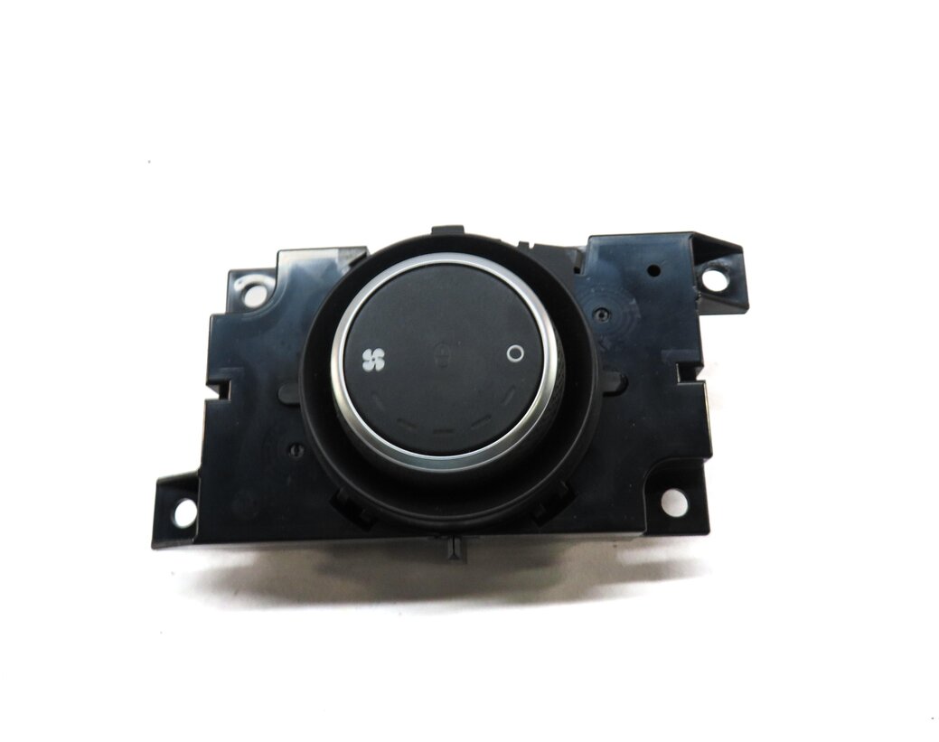 Thumbnail 3: 2015-2019 LAND ROVER DISCOVERY SPORT (L550) REAR HEATER A/C FAN SPEED CONTROL