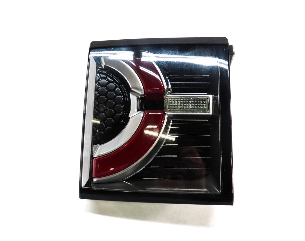 Thumbnail 3: 15-19 LAND ROVER DISCOVERY SPORT (L550) RIGHT REAR INNER TAILLIGHT LIGHT LAMP