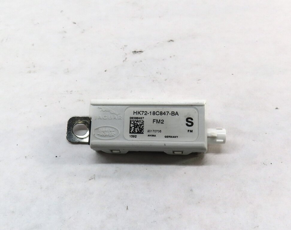 Thumbnail 2: 2017 LAND ROVER DISCOVERY SPORT (L550) RADIO STEREO ANTENNA AMPLIFIER MODULE