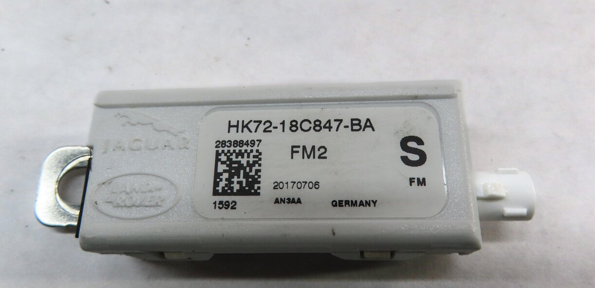 Thumbnail 4: 2017 LAND ROVER DISCOVERY SPORT (L550) RADIO STEREO ANTENNA AMPLIFIER MODULE