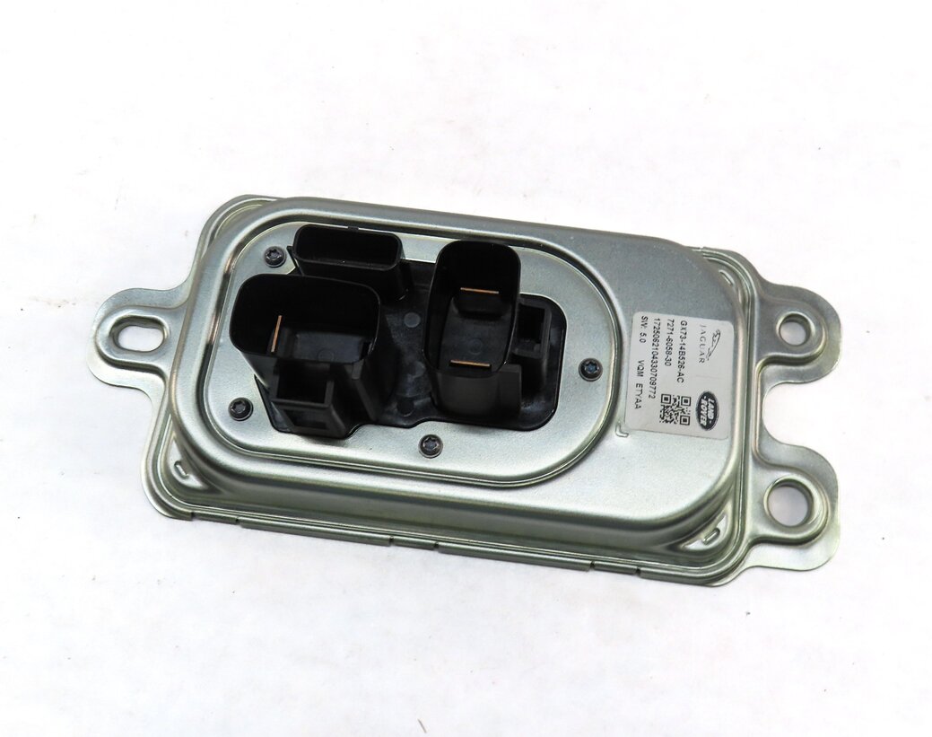 Thumbnail 1: 2017 LAND ROVER DISCOVERY SPORT (L550) VOLTAGE POWER INVERTER CONTROL MODULE