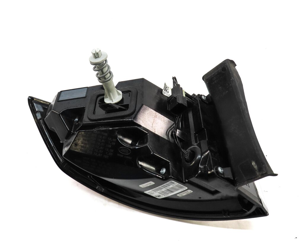 Thumbnail 4: 15-19 LAND ROVER DISCOVERY SPORT (L550) RIGHT REAR TAILLIGHT BRAKE LIGHT LAMP