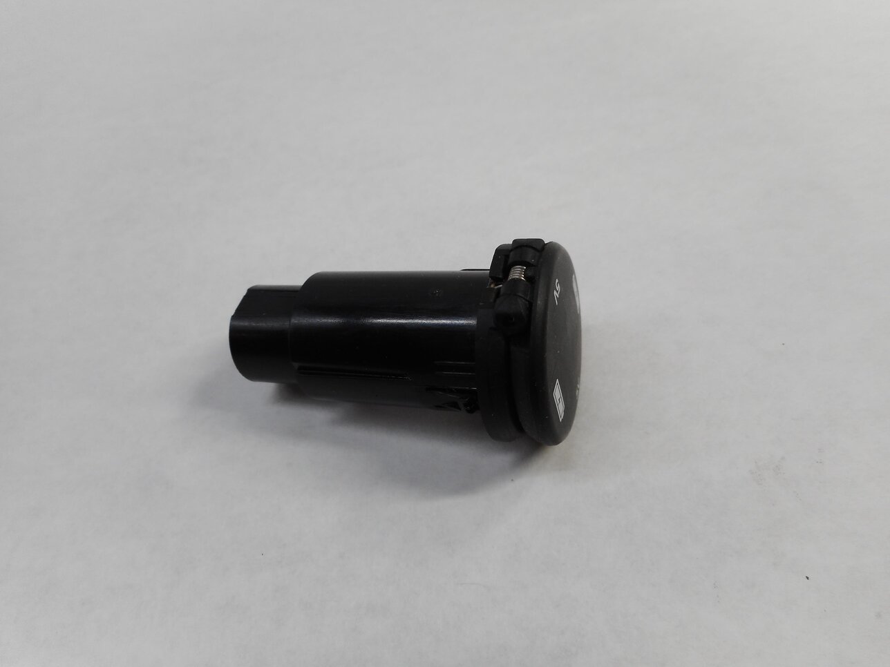 Thumbnail 5: 2017 LAND ROVER DISCOVERY SPORT (L550) 5V USB CHARGING PLUG SOCKET