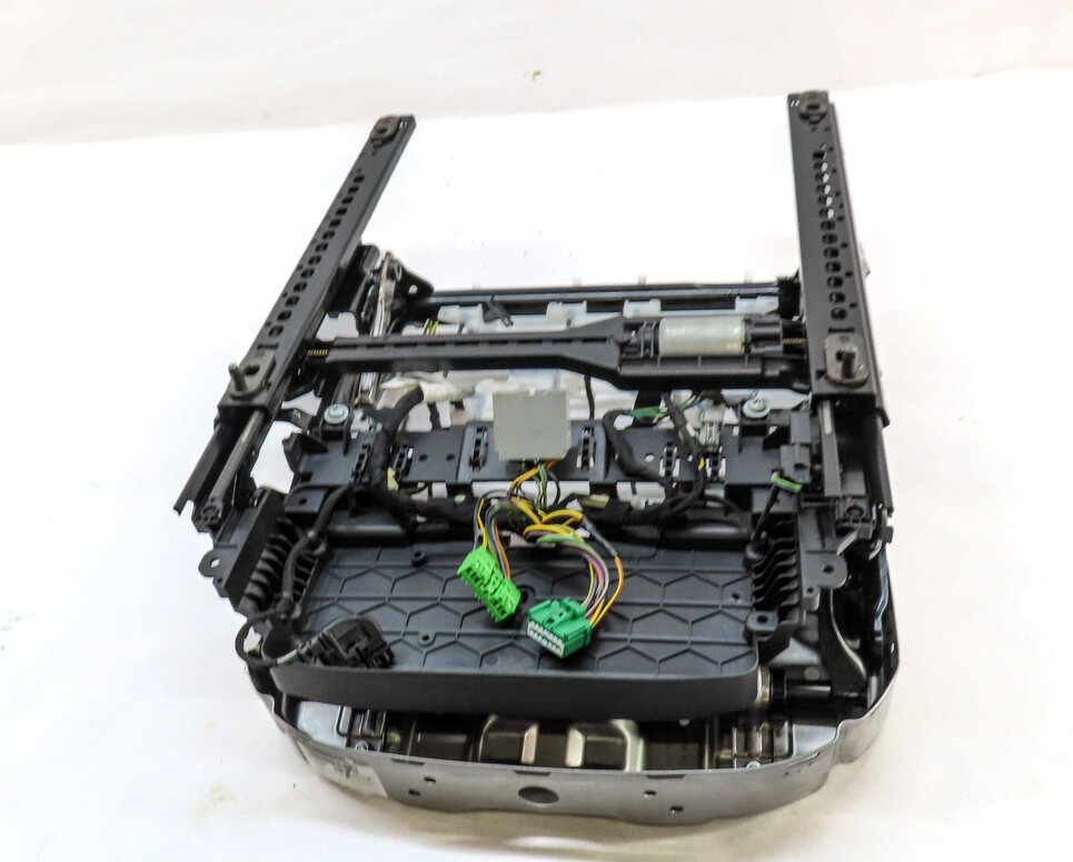 Thumbnail 5: 15-19 LAND ROVER DISCOVERY SPORT (L550) FRONT LEFT DRIVER SEAT TRACK w/ MOTORS