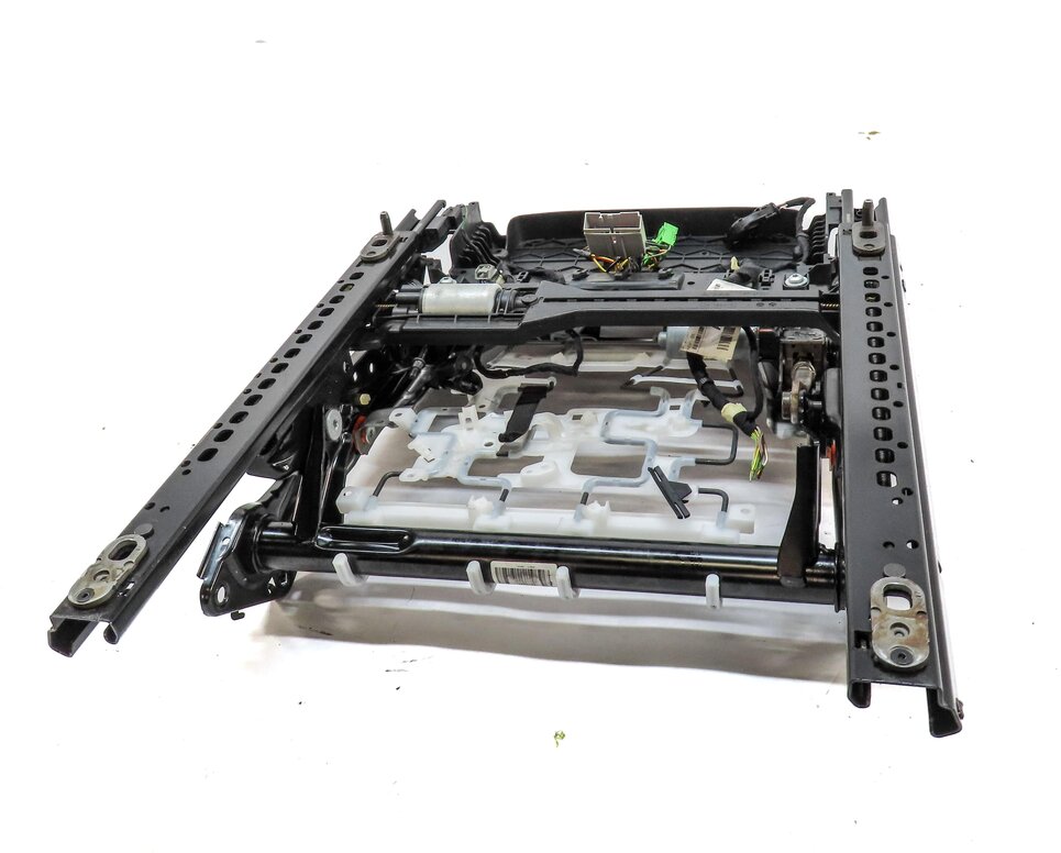 Thumbnail 7: 15-19 LAND ROVER DISCOVERY SPORT (L550) FRONT LEFT DRIVER SEAT TRACK w/ MOTORS