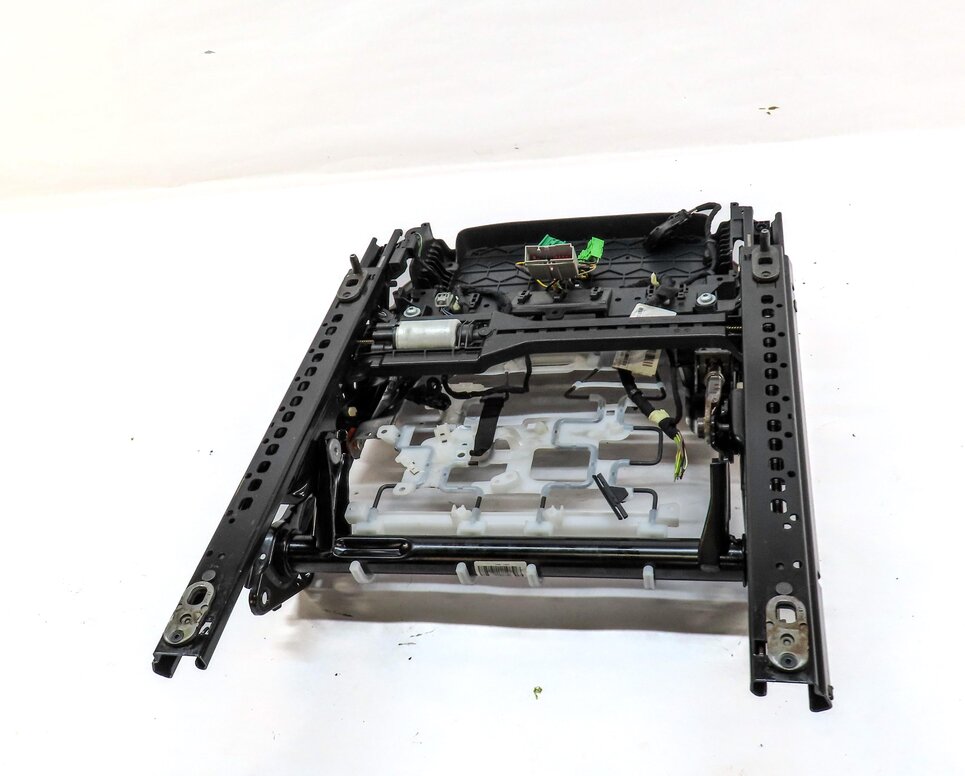Thumbnail 8: 15-19 LAND ROVER DISCOVERY SPORT (L550) FRONT LEFT DRIVER SEAT TRACK w/ MOTORS