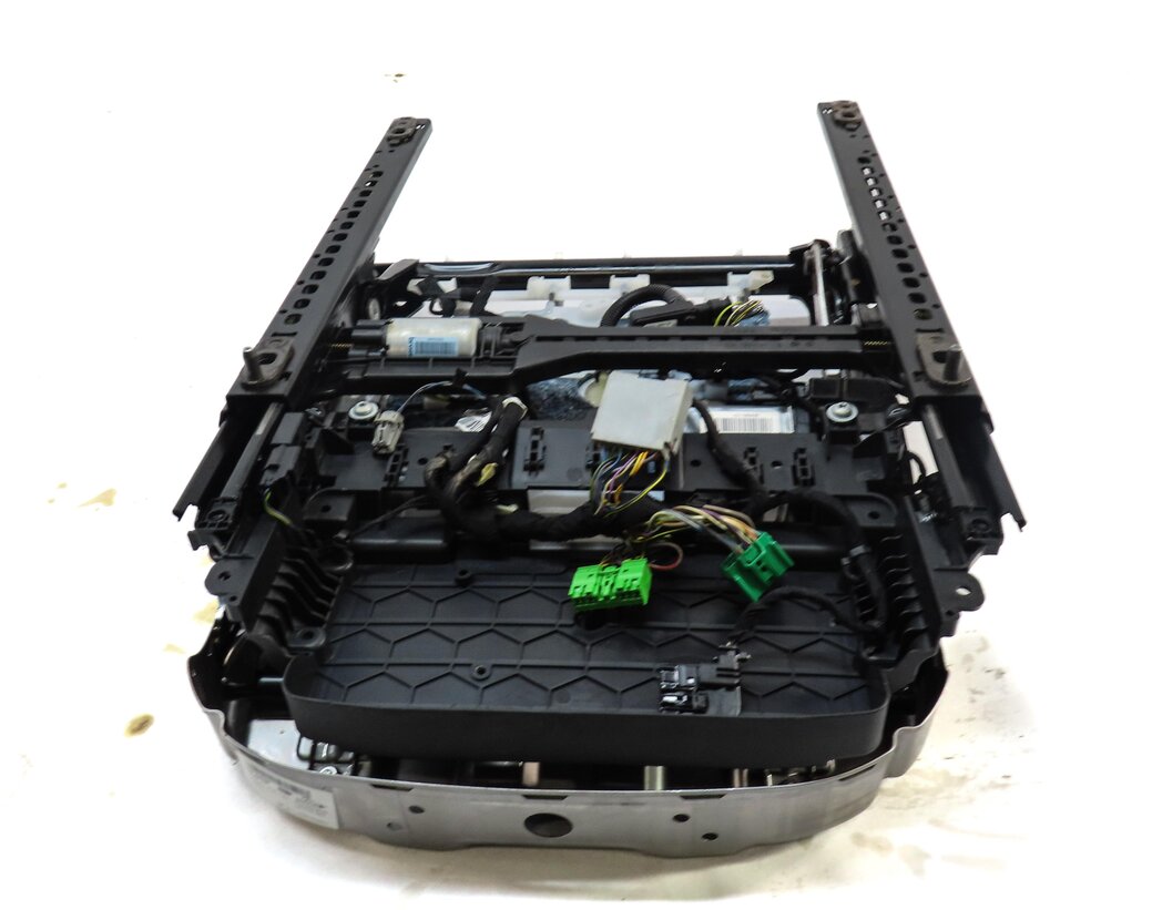 Thumbnail 4: 15-19 LAND ROVER DISCOVERY SPORT L550 FRONT RIGHT PASSENGER SEAT TRACK w/ MOTORS