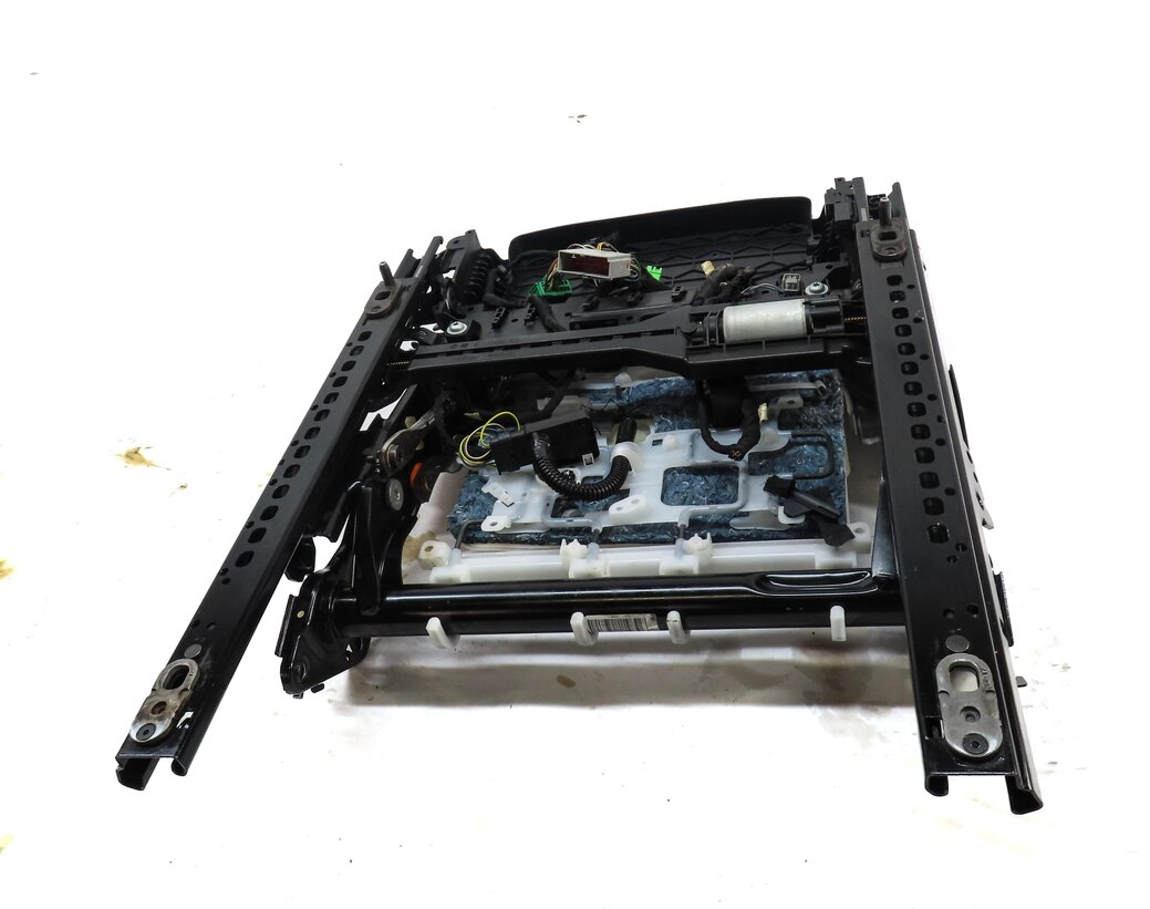 Thumbnail 6: 15-19 LAND ROVER DISCOVERY SPORT L550 FRONT RIGHT PASSENGER SEAT TRACK w/ MOTORS