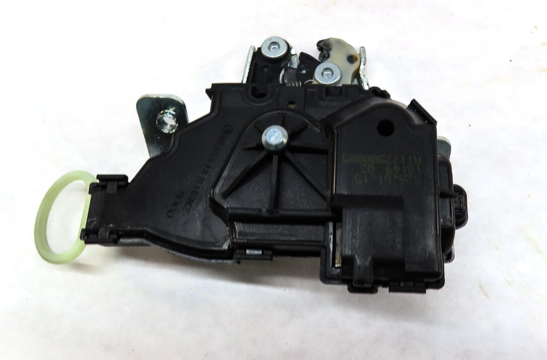 Thumbnail 5: 2015 MERCEDES CLA250 (C117 W117) REAR TRUNK LOCK LATCH ACTUATOR