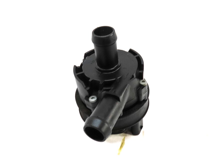 Thumbnail 1: 2015 MERCEDES CLA250 (C117 W117) 2.0L M270 TURBO ENGINE AUXILIARY WATER PUMP