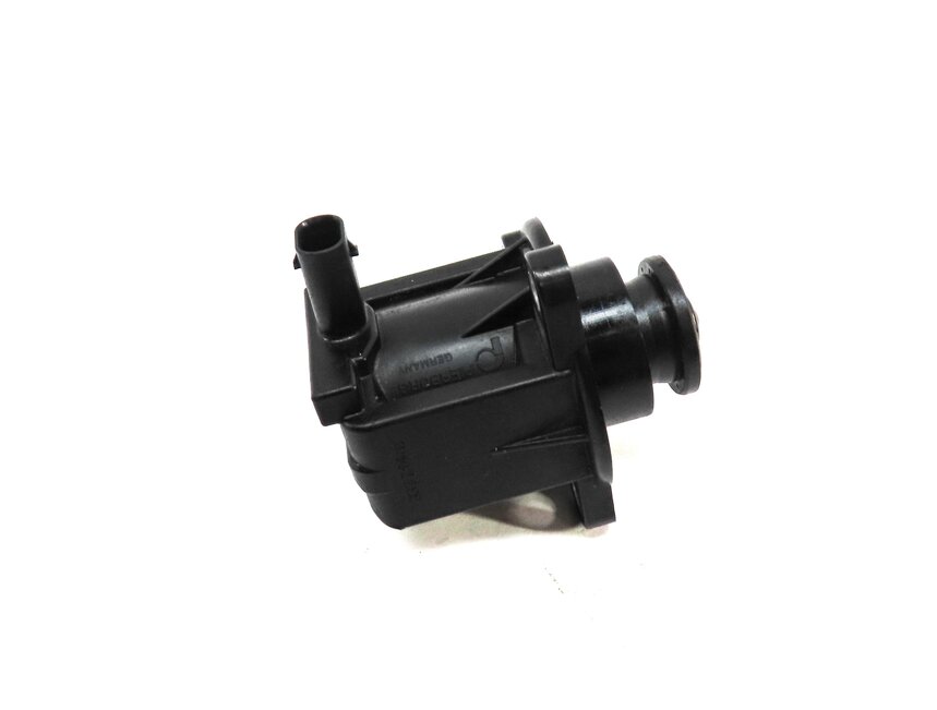 2015 MERCEDES CLA250 (C117 W117) 2.0L M270 ENGINE TURBOCHARGER DIVERTER VALVE