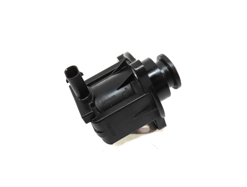 Thumbnail 2: 2015 MERCEDES CLA250 (C117 W117) 2.0L M270 ENGINE TURBOCHARGER DIVERTER VALVE