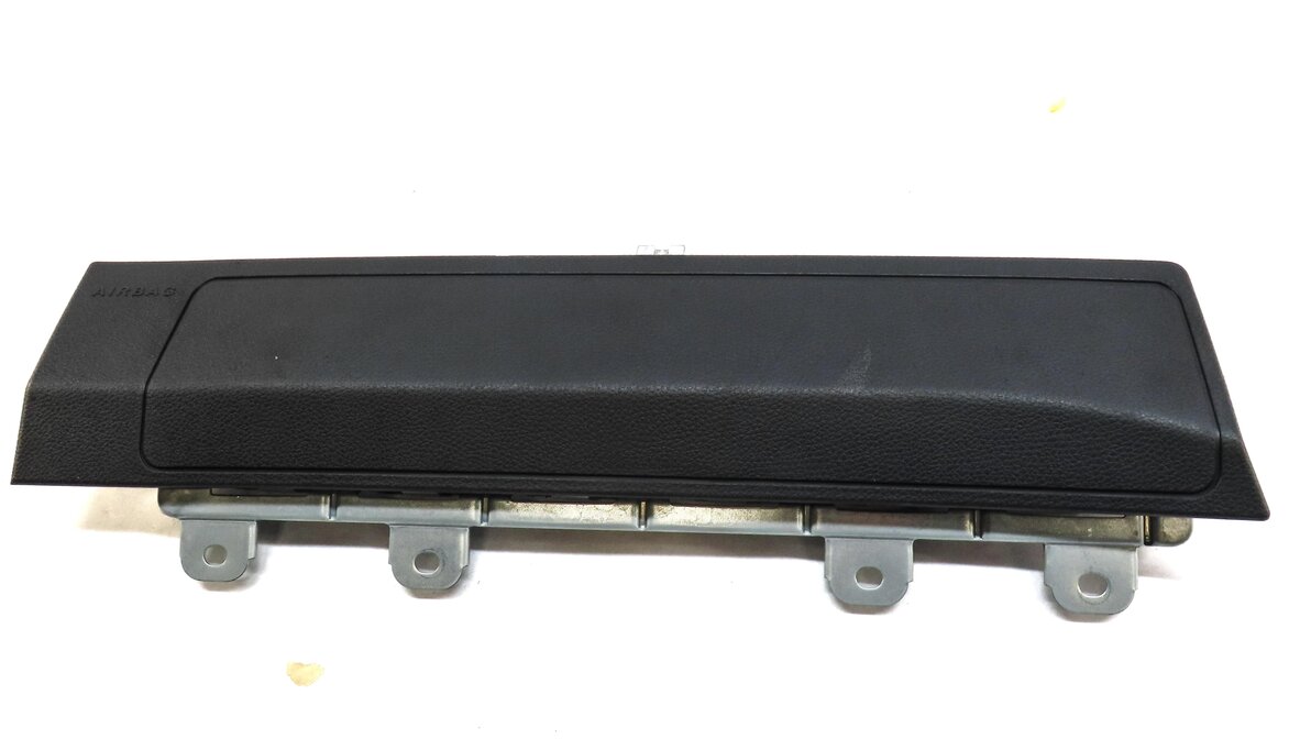 Thumbnail 2: 14-20 MERCEDES CLA GLA CLASS (C117 W117 X156) LEFT DRIVER KNEE AIRBAG (BLACK)